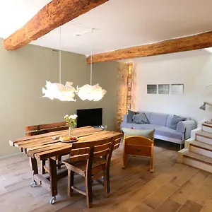  Hébergement de vacances Sous Le Château France